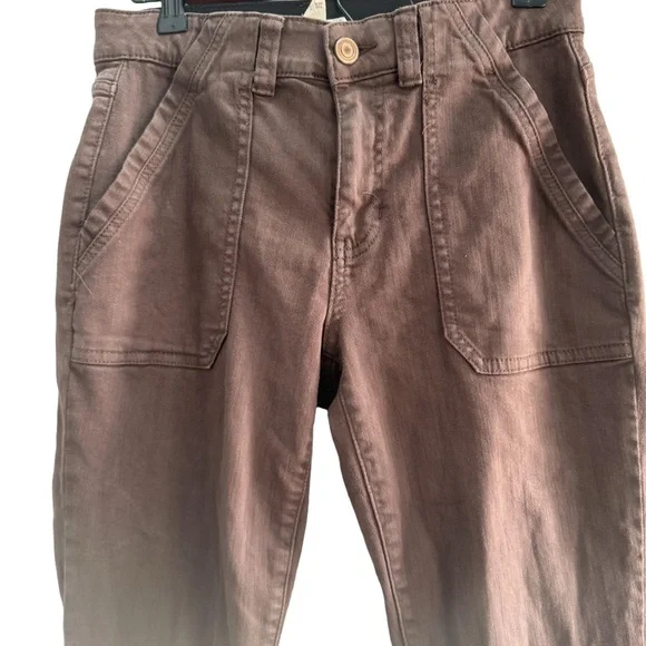 Brown denim like material deep pockets elastic waistband. size 6 regular - Picture 6 of 9